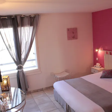 Logis Les Grenadines Szálloda 3*