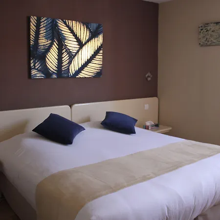 Logis Les Grenadines 3*