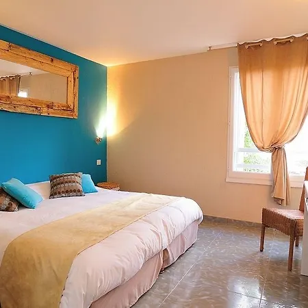 Logis Les Grenadines 3*