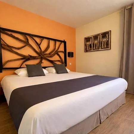 Logis Les Grenadines 3*
