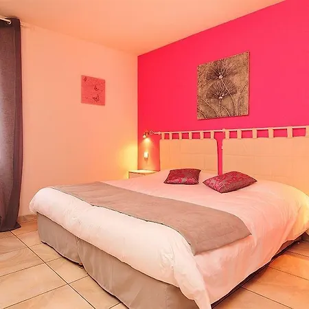 Logis Les Grenadines Szálloda