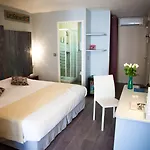 Les Grenadines Hotel