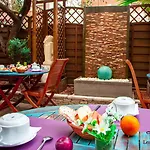 Hotel Logis Les Grenadines 3*