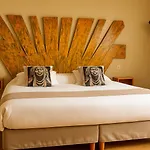 Les Grenadines Hotel