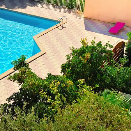 Les Grenadines Hotel