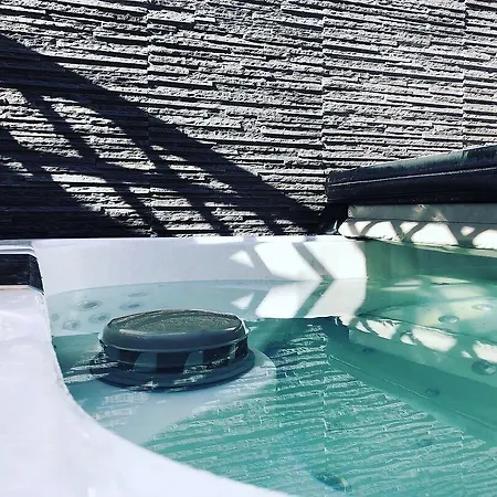 Les Grenadines Hotel