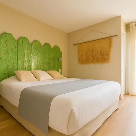 ホテル Logis Les Grenadines