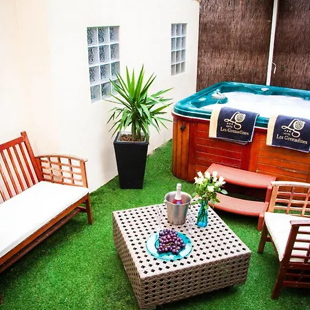 Les Grenadines Hotel