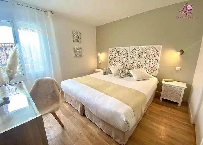 Logis Les Grenadines 3*