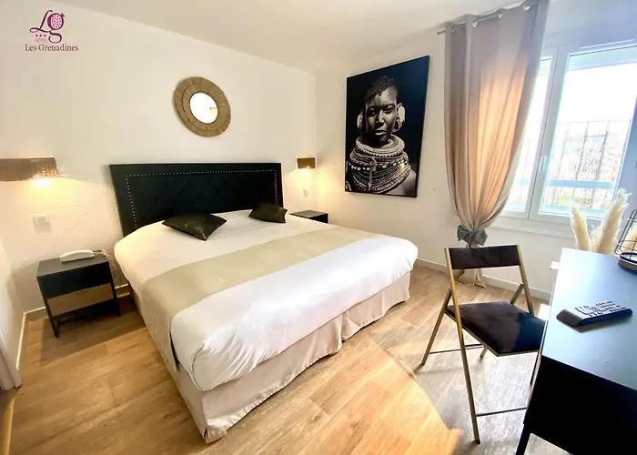 Logis Les Grenadines ホテル 3*