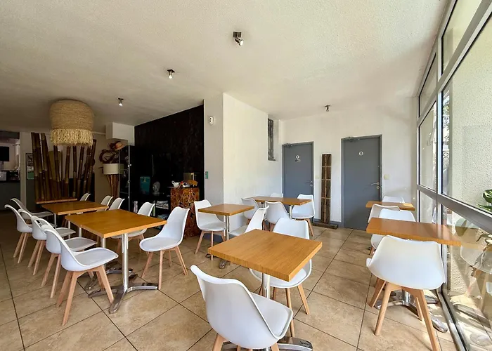 Logis Les Grenadines Hotel