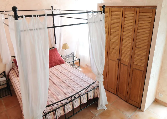 ホテル Logis Les Grenadines