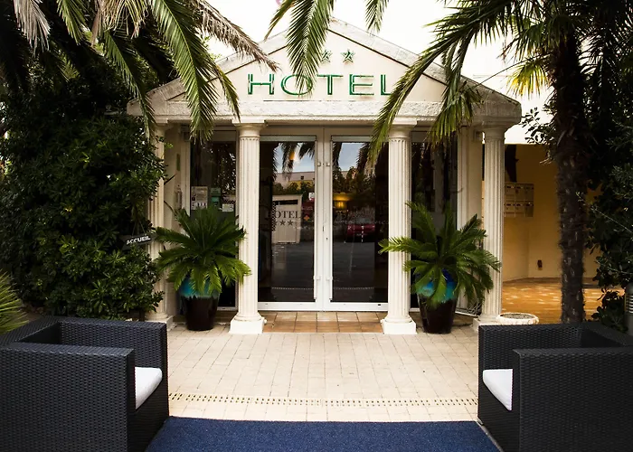 ホテル Logis Les Grenadines