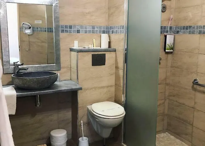 Hotel Logis Les Grenadines 3*